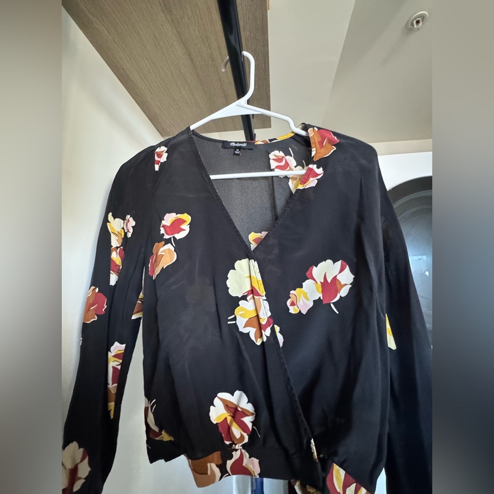 Madewell floral wrap top with snaps